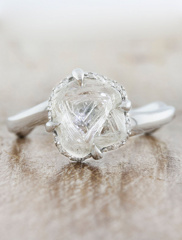 The Evolution of Engagement Rings From Traditional Diamonds to Modern